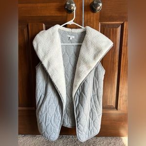 Maurice’s Hooded Sherpa Vest size Medium